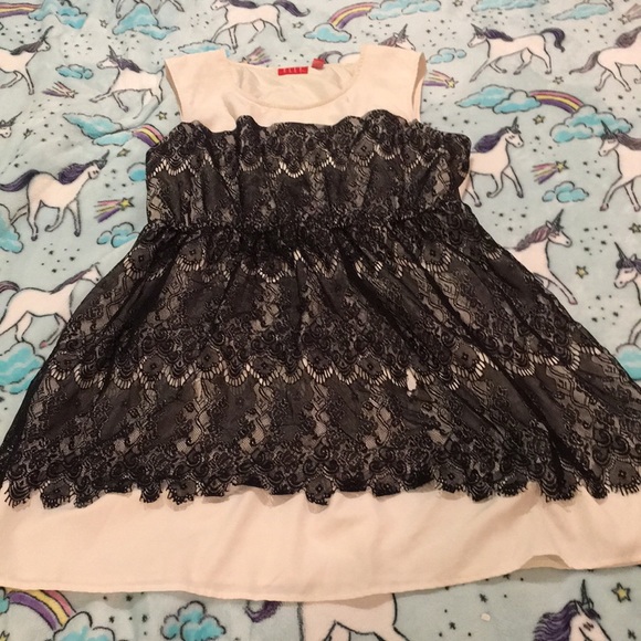 Black & White Lace Dress - Picture 1 of 7